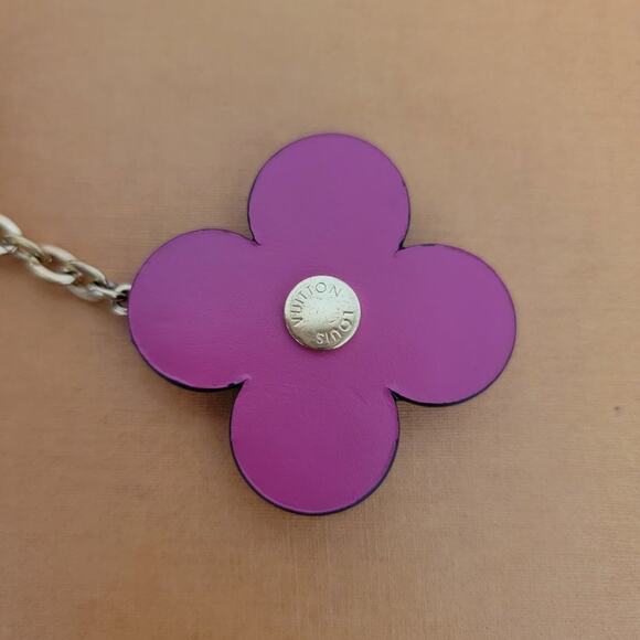 Louis Vuitton Blooming Flower Charm Keyring OB0169 - Picture 5 of 10